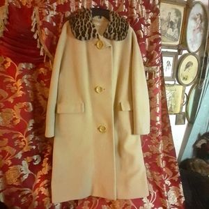 True Vintage Leopard Fur Collar Tan Wool  Coat